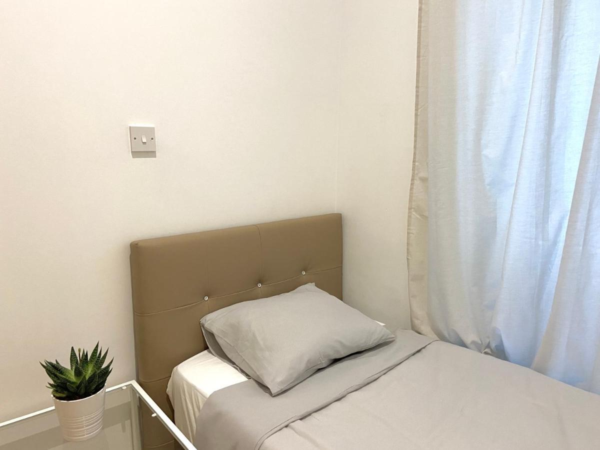 גיברלטר Modern City Centre Two Bedroom Windsor Apartment - Grand Central House מראה חיצוני תמונה