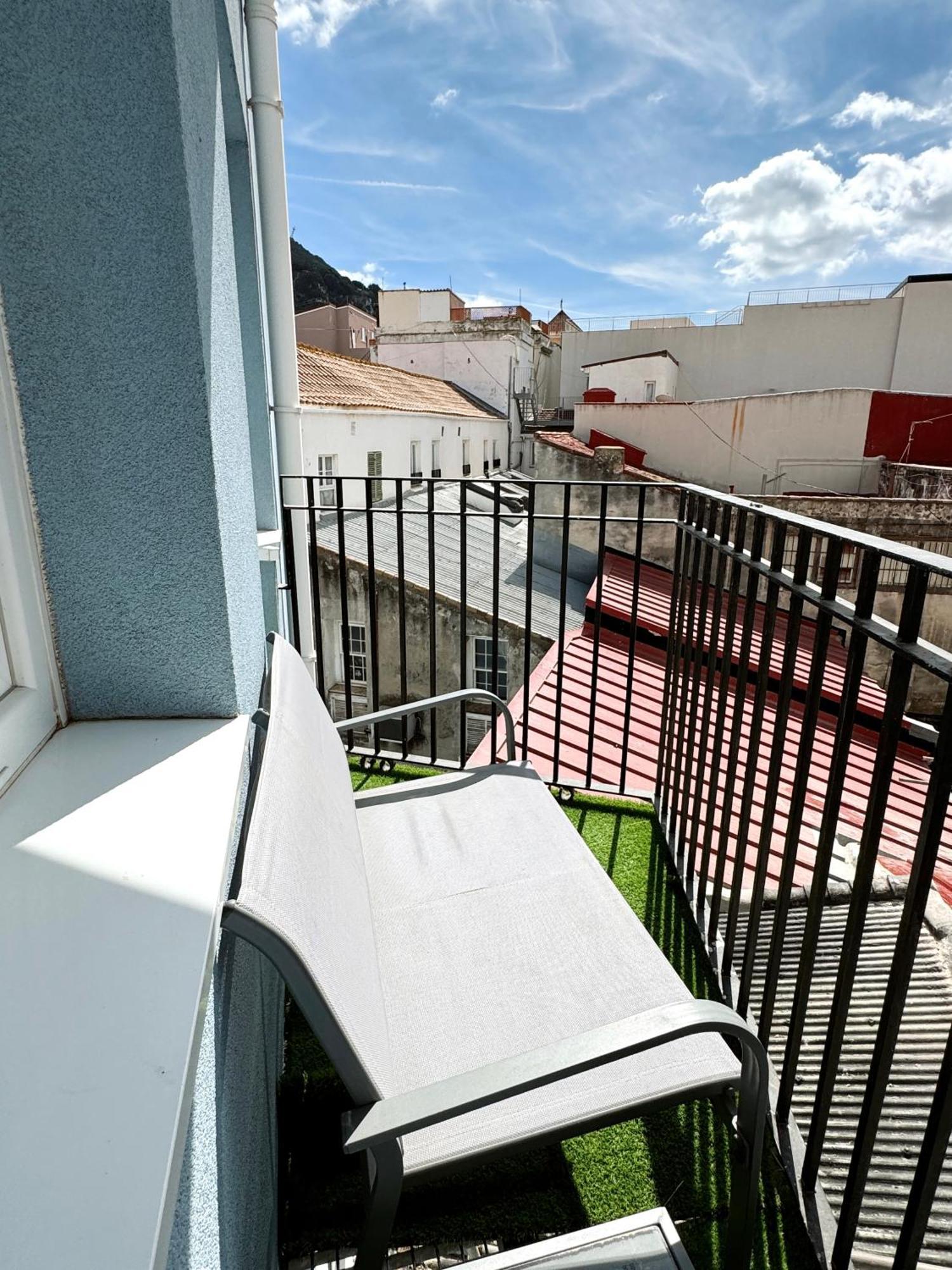 גיברלטר Modern City Centre Two Bedroom Windsor Apartment - Grand Central House מראה חיצוני תמונה