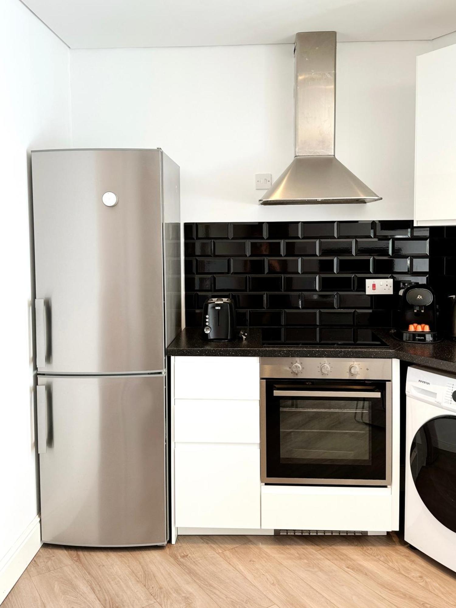 גיברלטר Modern City Centre Two Bedroom Windsor Apartment - Grand Central House מראה חיצוני תמונה