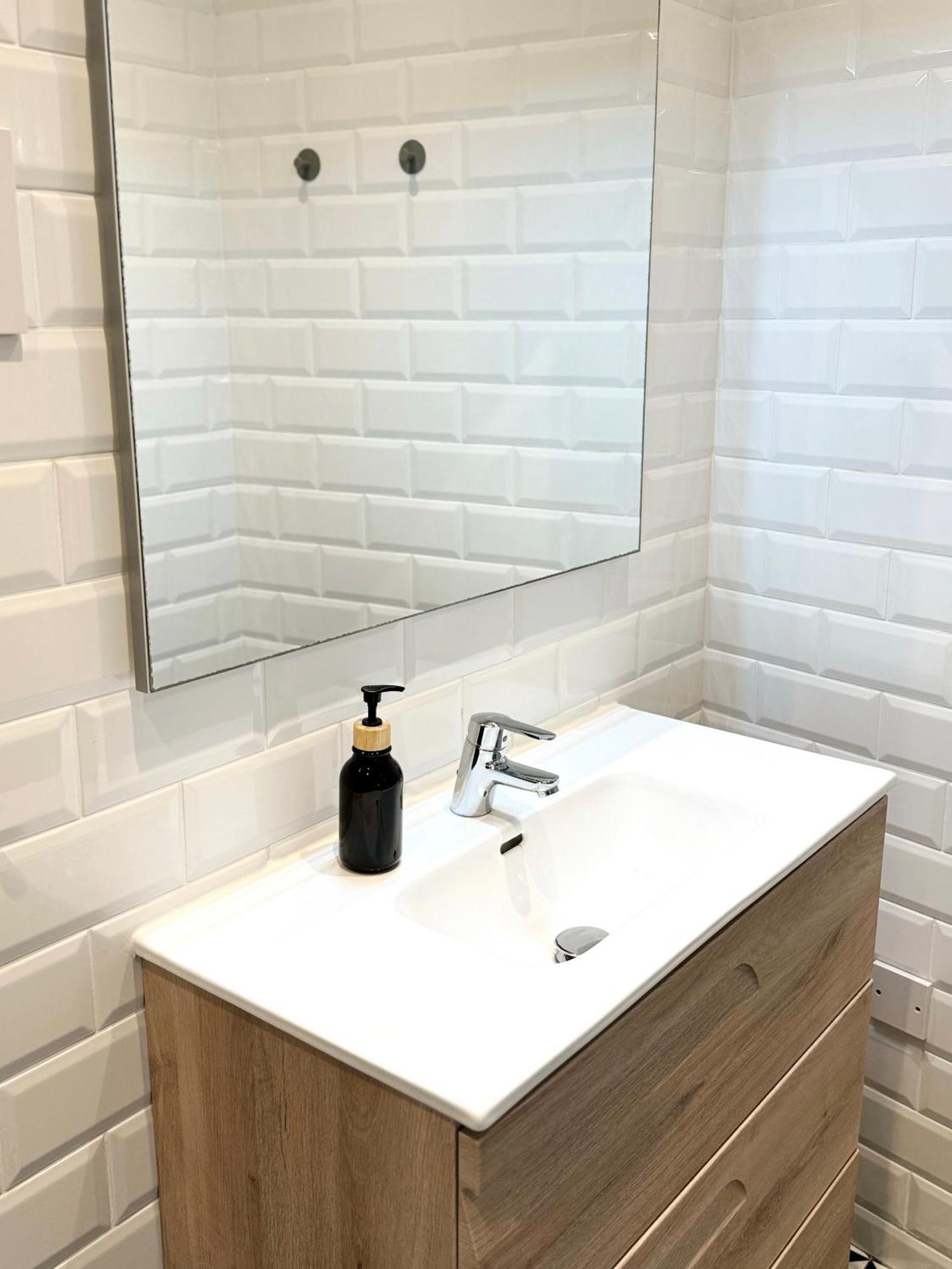 גיברלטר Modern City Centre Two Bedroom Windsor Apartment - Grand Central House מראה חיצוני תמונה