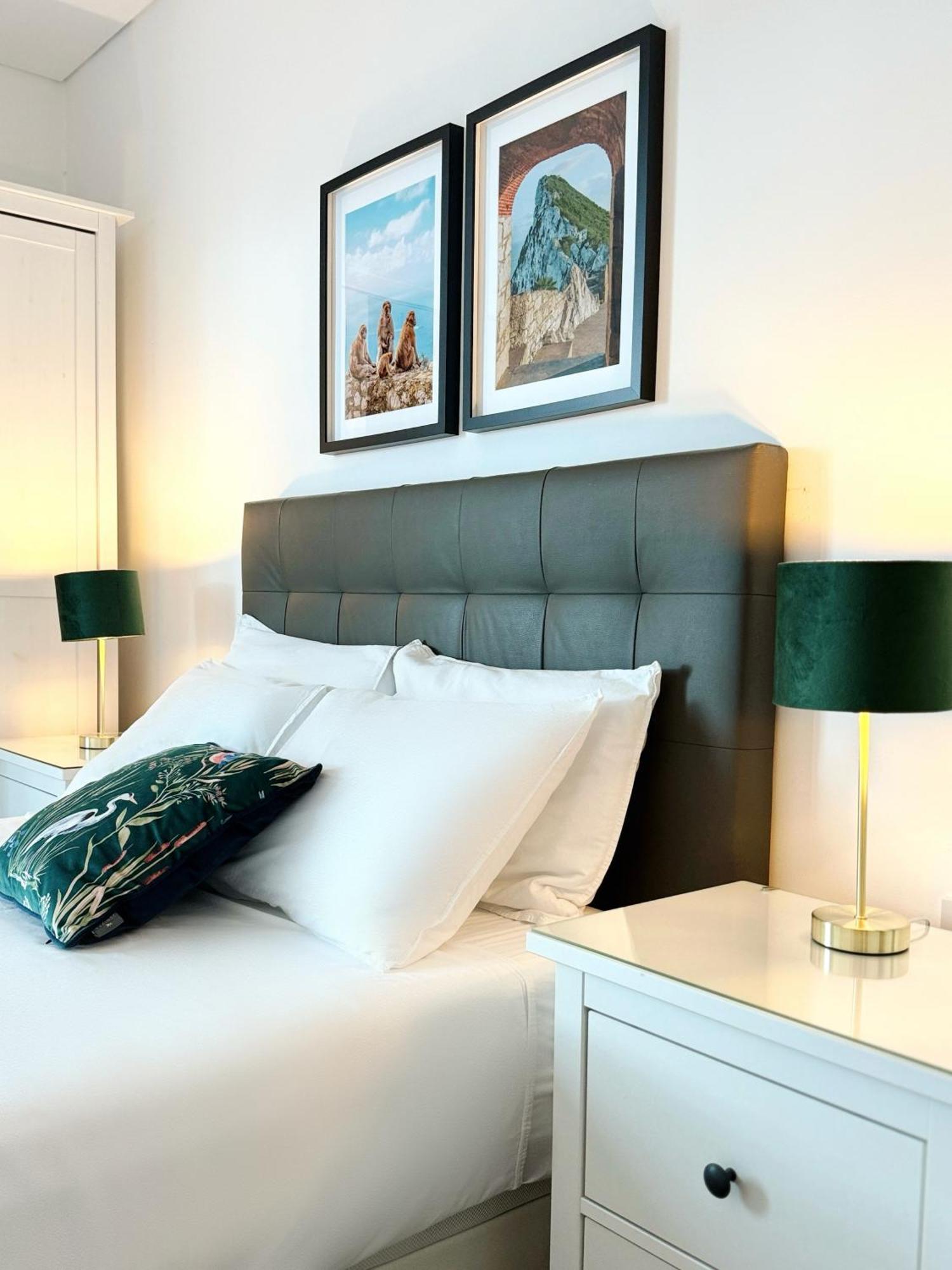 גיברלטר Modern City Centre Two Bedroom Windsor Apartment - Grand Central House מראה חיצוני תמונה