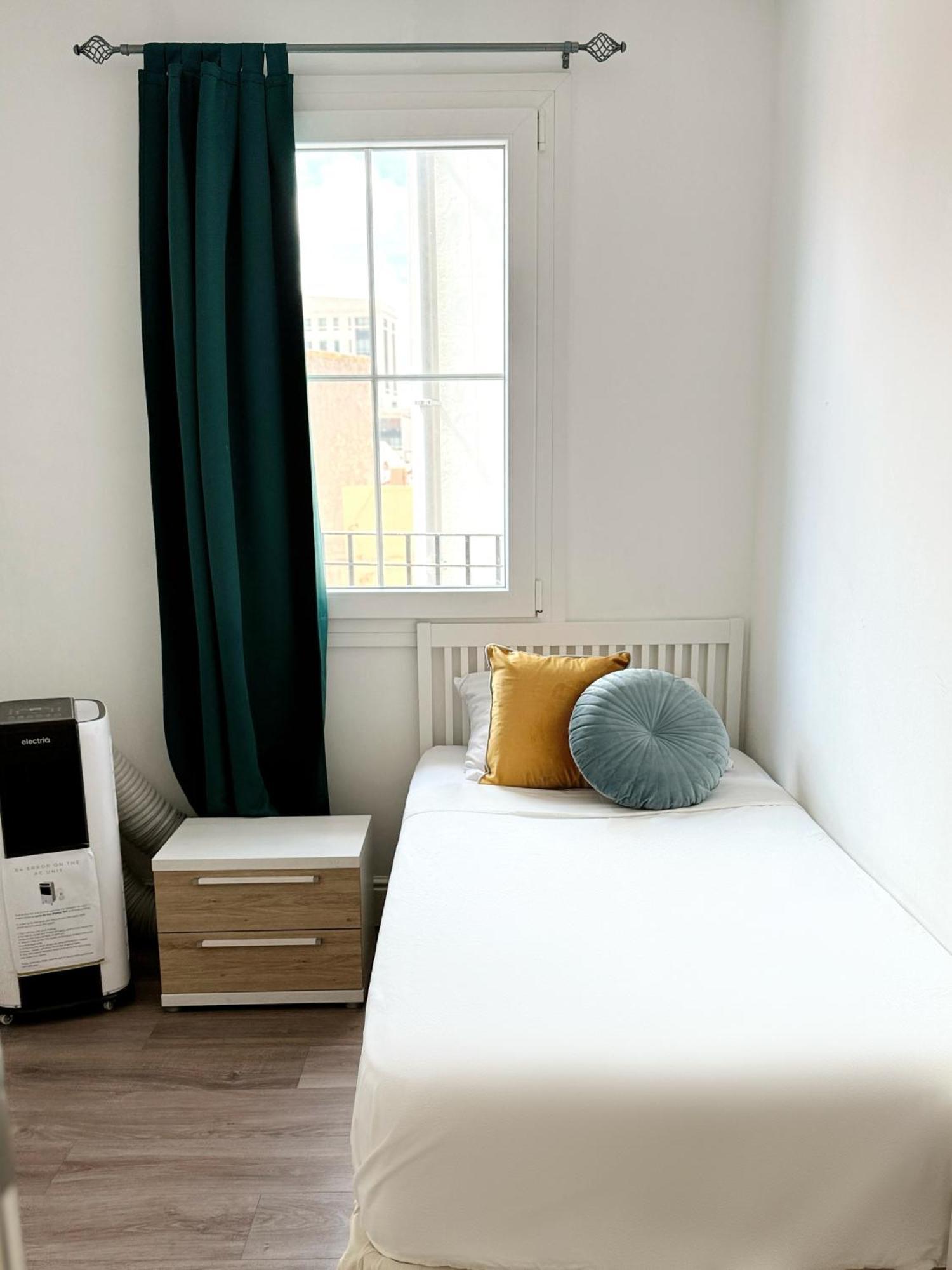 גיברלטר Modern City Centre Two Bedroom Windsor Apartment - Grand Central House מראה חיצוני תמונה