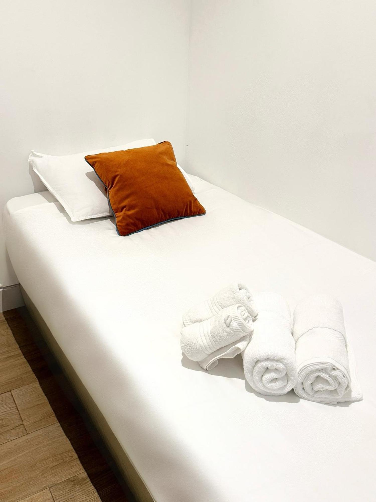 גיברלטר Modern City Centre Two Bedroom Windsor Apartment - Grand Central House מראה חיצוני תמונה
