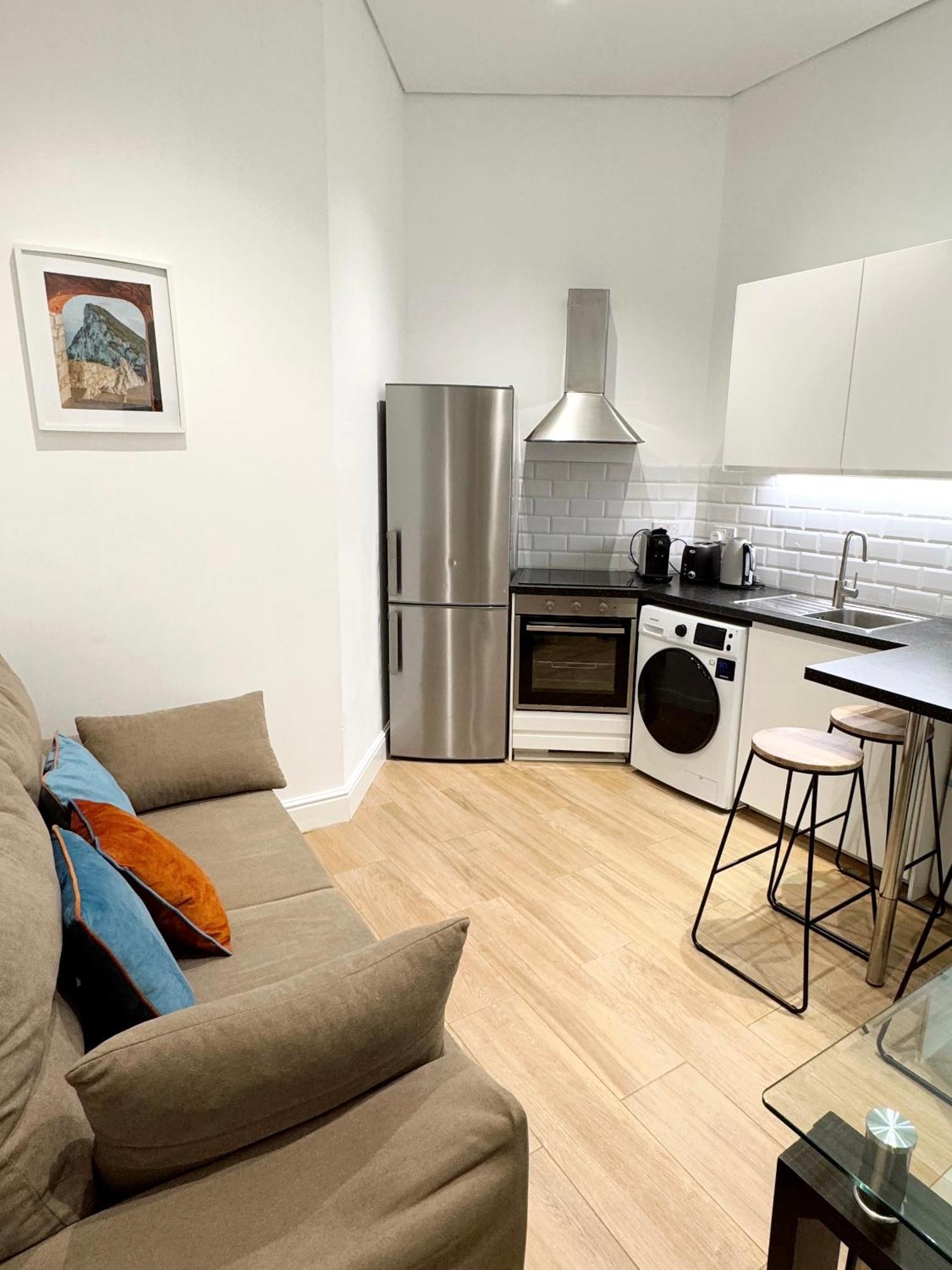 גיברלטר Modern City Centre Two Bedroom Windsor Apartment - Grand Central House מראה חיצוני תמונה